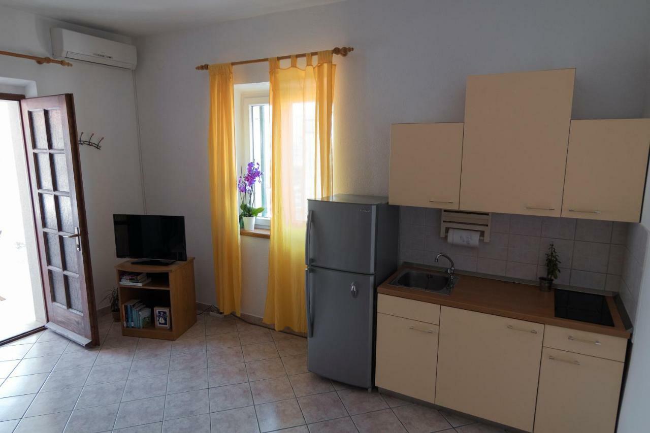 Apartments Ivana Postira Esterno foto